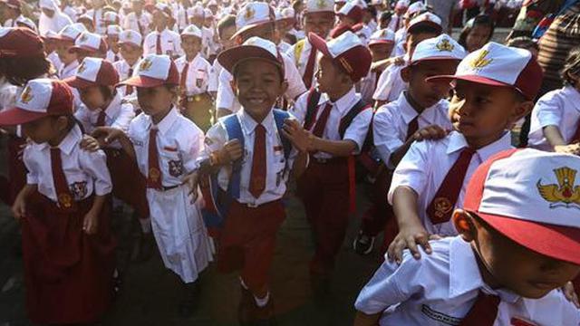 5 Alasan Bunda Perlu Belikan Anak Seragam Dan Tas Sekolah Baru Lihat Nomor 4 Health Liputan6 Com