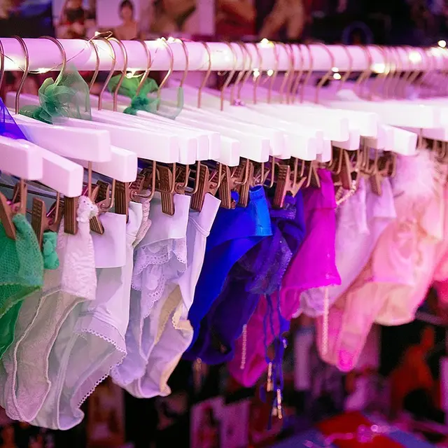 Rihanna Jadikan Cinta Sebagai Inspirasi Koleksi Pakaian Dalam Terbaru