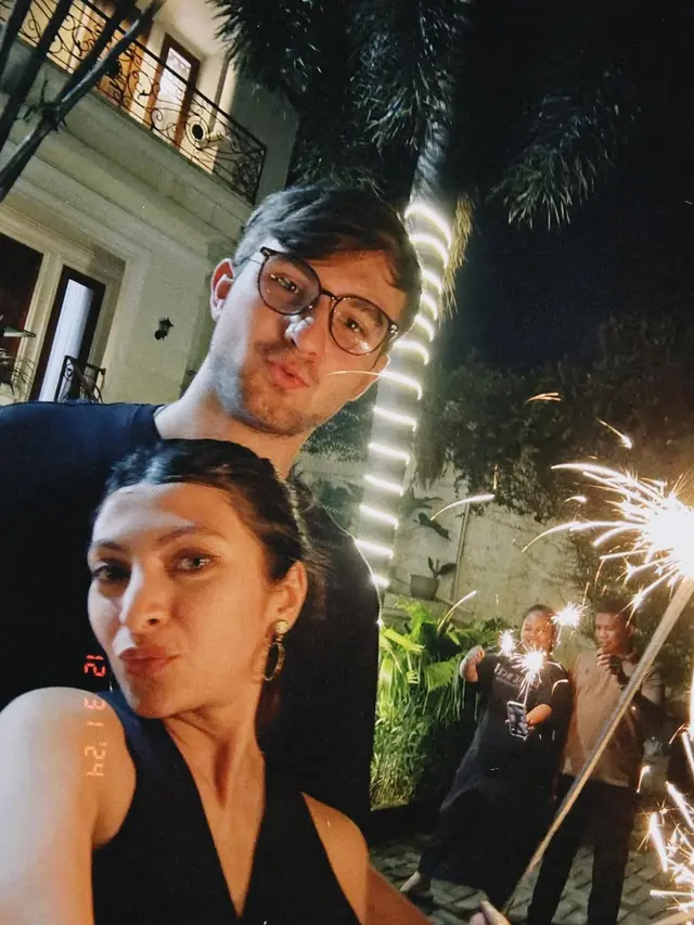Artis Rayakan Tahun Baru di Rumah