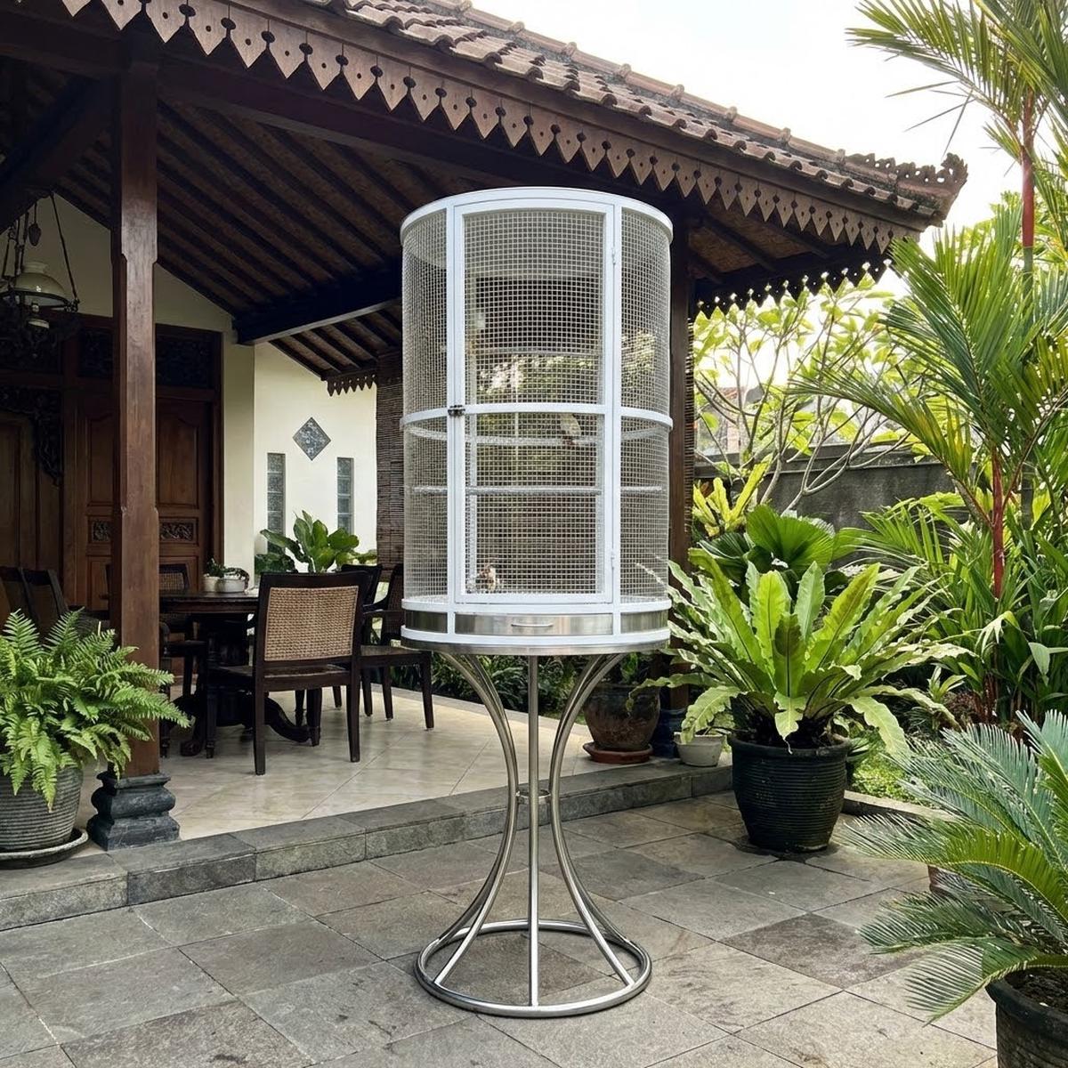 Teras dengan Kandang Burung