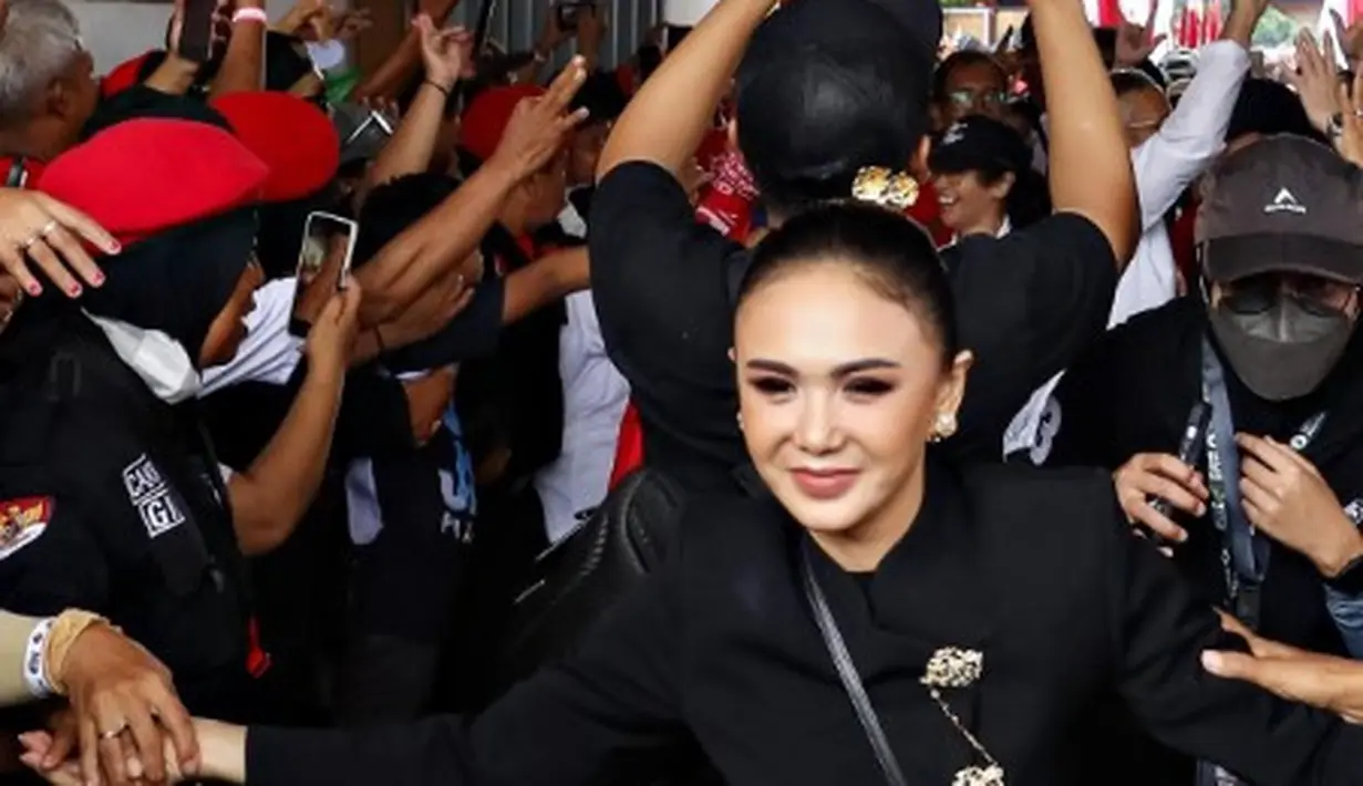 Yuni Shara ditarik fans [Instagram/yunishara36]