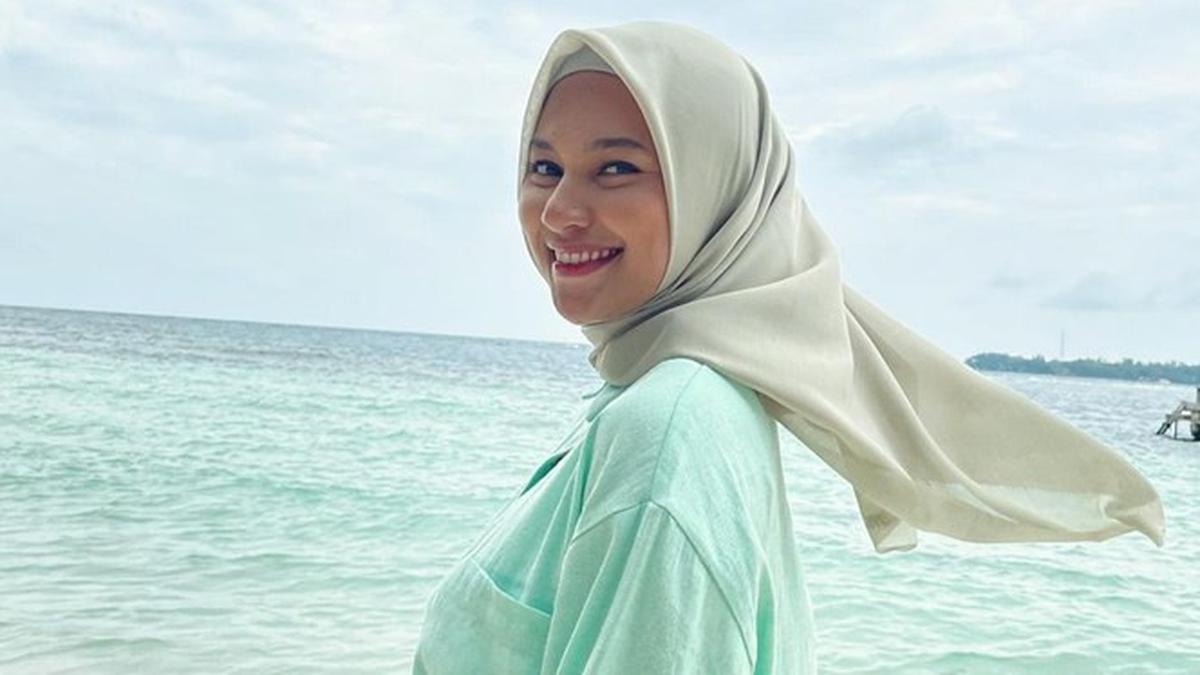 7 Pesona Indah Permatasari Tampil Berhijab, Kecantikan Memancar Banjir Sorotan