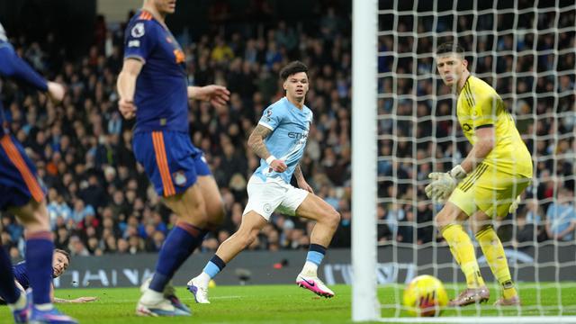Foto: Aksi Apik Nico O'Reilly Bawa Manchester City Jaga Asa Rebut Puncak Klasemen Liga Inggris