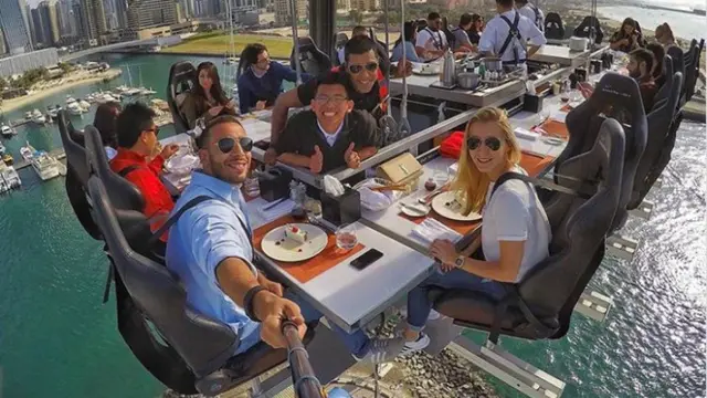 Dalam Brankas hingga di Atas Awan, 7 Restoran Unik dengan Tempat Spektakuler