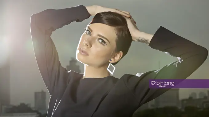 Terlihat Gemas dengan Tampilan Makeup Twiggy