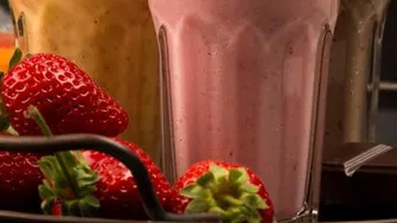 1. Tekstur Smoothies Lebih Pekat Daripada Jus