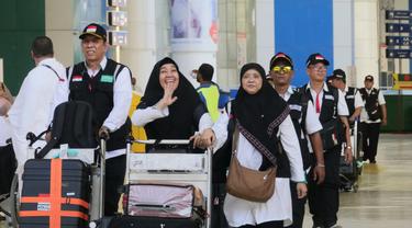 Petugas PPIH tambahan tiba di Bandara King Abdul Aziz, Jeddah. Darmawan/MCH