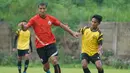 Pertahanan Persija Jakarta yang digalang Yann Motta (kiri) akhirnya tembus lewat gol yang dicetak bek AHHA PS Pati FC, Syahrul Lasenari melalu sundulan kepala memanfaatkan umpan Iqbal Al Ghuzat. (Foto: Dok. Persija)