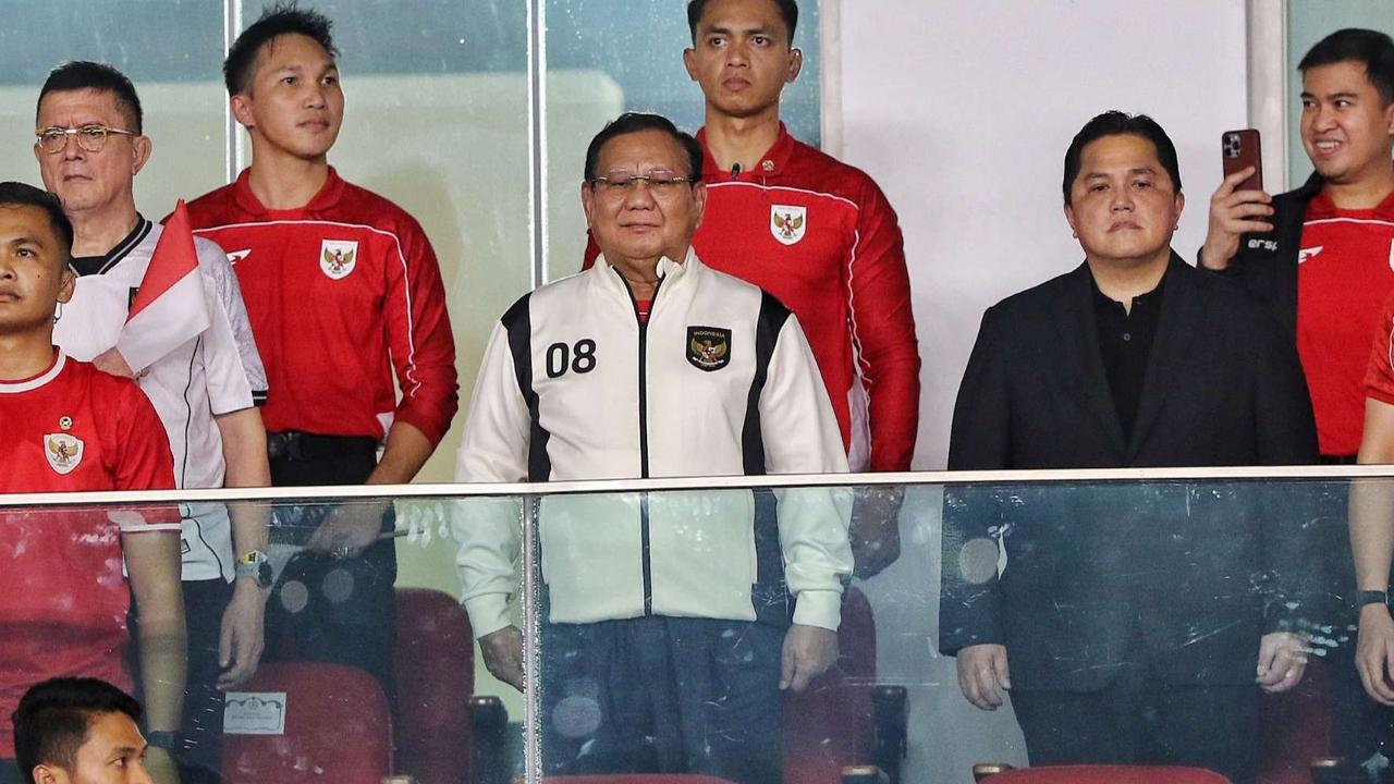Kepalkan Tangan sampai Teriak 'Gol', Potret Keseruan Prabowo Nonton Timnas Indonesia Kalahkan Bahrain