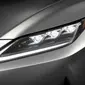 Lexus RX mengadopsi lampu utama yang semakin canggih.