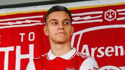 Brighton & Hove Albion sepakat untuk melepas penyerang sayapnya ke Arsenal. The Seagulls menerima uang sebesar 24 juta Euro, sudah termasuk add-ons. (FOTO: instagram.com/arsenal/)