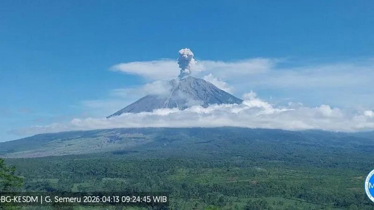 Gunung Semeru Enam Kali Erupsi, Tinggi Letusan Capai 1.000 Meter