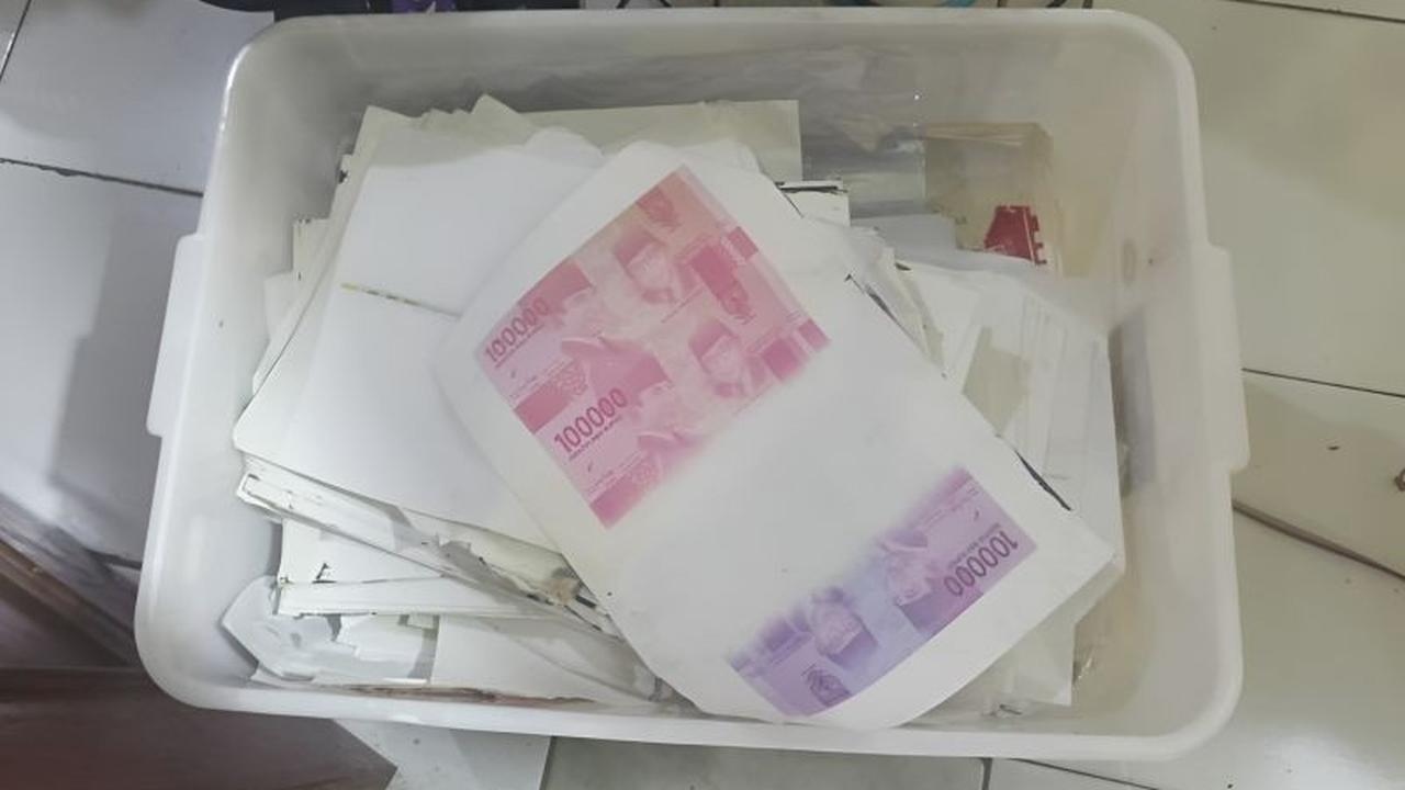Polri Bongkar Sindikat Peredaran Uang Palsu Miliaran Rupiah di Jabar Jelang Lebaran