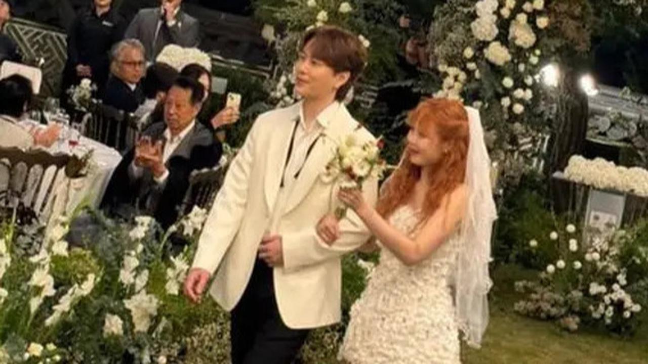 Cantik dan Tampan, 6 Momen Pernikahan HyunA dan Yong Jun Hyung yang Digelar Tertutup, Gaun dan Jas Mempelai Jadi Sorotan