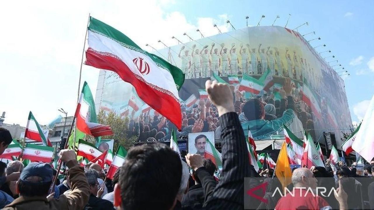 Aksi Dukungan Warga Teheran Terhadap Pemerintah di Tengah Ketegangan Regional