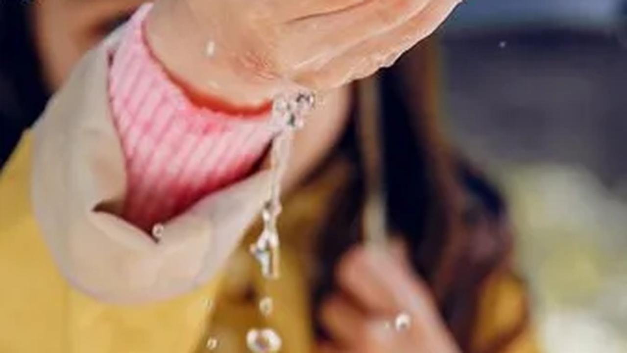 2. Bentuk Tetesan Air Hujan yang Menarik
