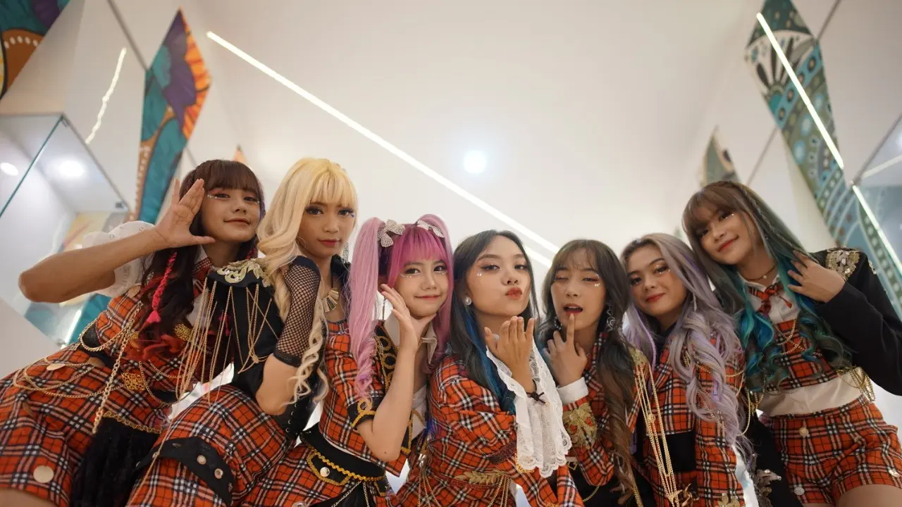Sparkgirls memperkenalkan single Bloody Love
