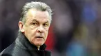 Bayern Munich's coach Ottmar Hitzfeld looks on prior to the Borussia Dortmund vs Bayern Munich football final of the German Cup at Berlin's Olympic stadium on April 19, 2008. AFP PHOTO / JOHN MACDOUGALL