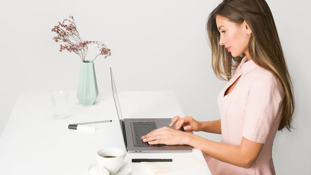 Sering Sakit Kepala Saat Mengikat Rambut? Begini Trik yang Bisa Dilakukan untuk Mencegahnya