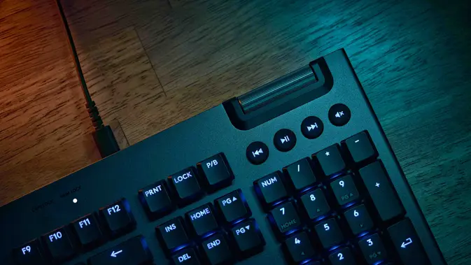 Logitech G915X Keyboard Gaming Tipis dengan Teknologi Mutakhir