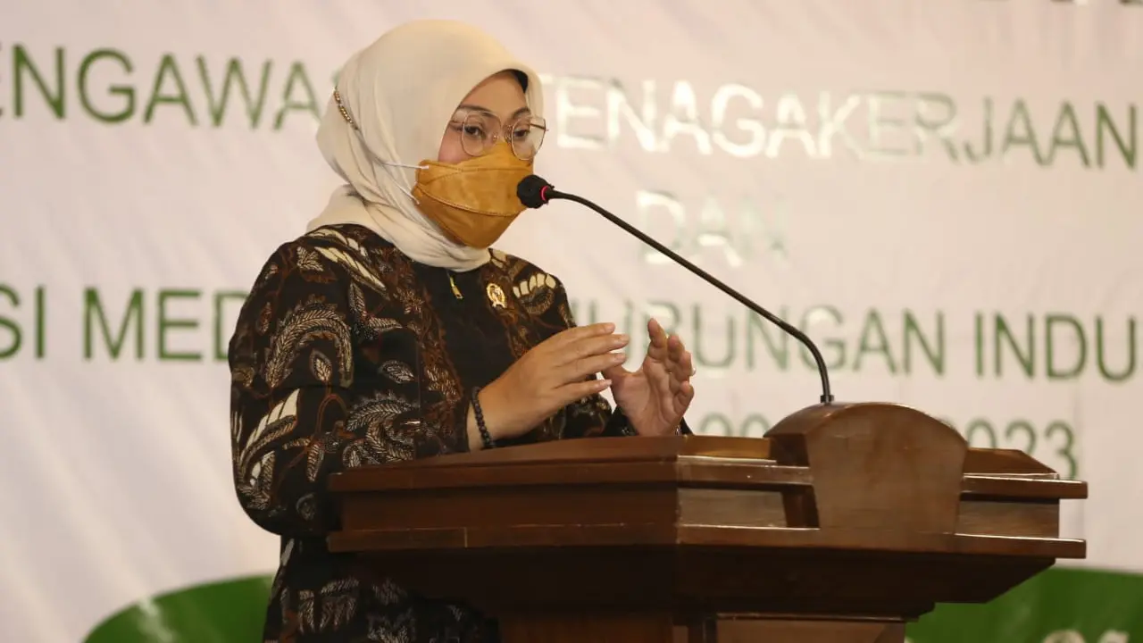 Menaker Ida Kukuhkan APKI dan AMHI Periode 2020-2023