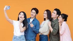 Kerja, Gym, Lalu Hangout? Ini Cara Menjaga Grooming Tetap Praktis Seharian