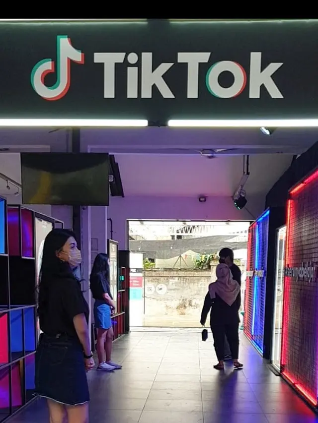 Instalasi #SerunyaBelajar Ada di TikTok di MBloc Space