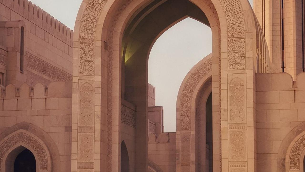 Surat Al-Waqiah adalah  surah ke-56 dalam Al-Qur'an. Surah ini terdiri atas 96 ayat dan termasuk golongan surah Makkiyah, karena diturunkan di kota Mekkah. Biasanya, usai membaca surat Al-Waqiah umat muslim dianjurkan untuk membaca doa tertentu sebagai pe