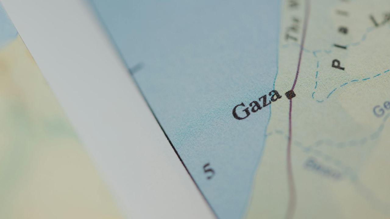 Truk Bantuan Kemanusiaan Diserang Warga Israel Seluruh Makanannya Dibuang ke Jalan, 'Mereka Mau Rakyat Gaza Mati Kelaparan