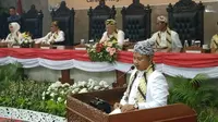 Wagub Jabar Uu Ruzhanul Ulum saat memberikan sambutan pada sidang paripurna HUT ke 650 Cirebon. Foto (Liputan6.com / Panji Prayitno)