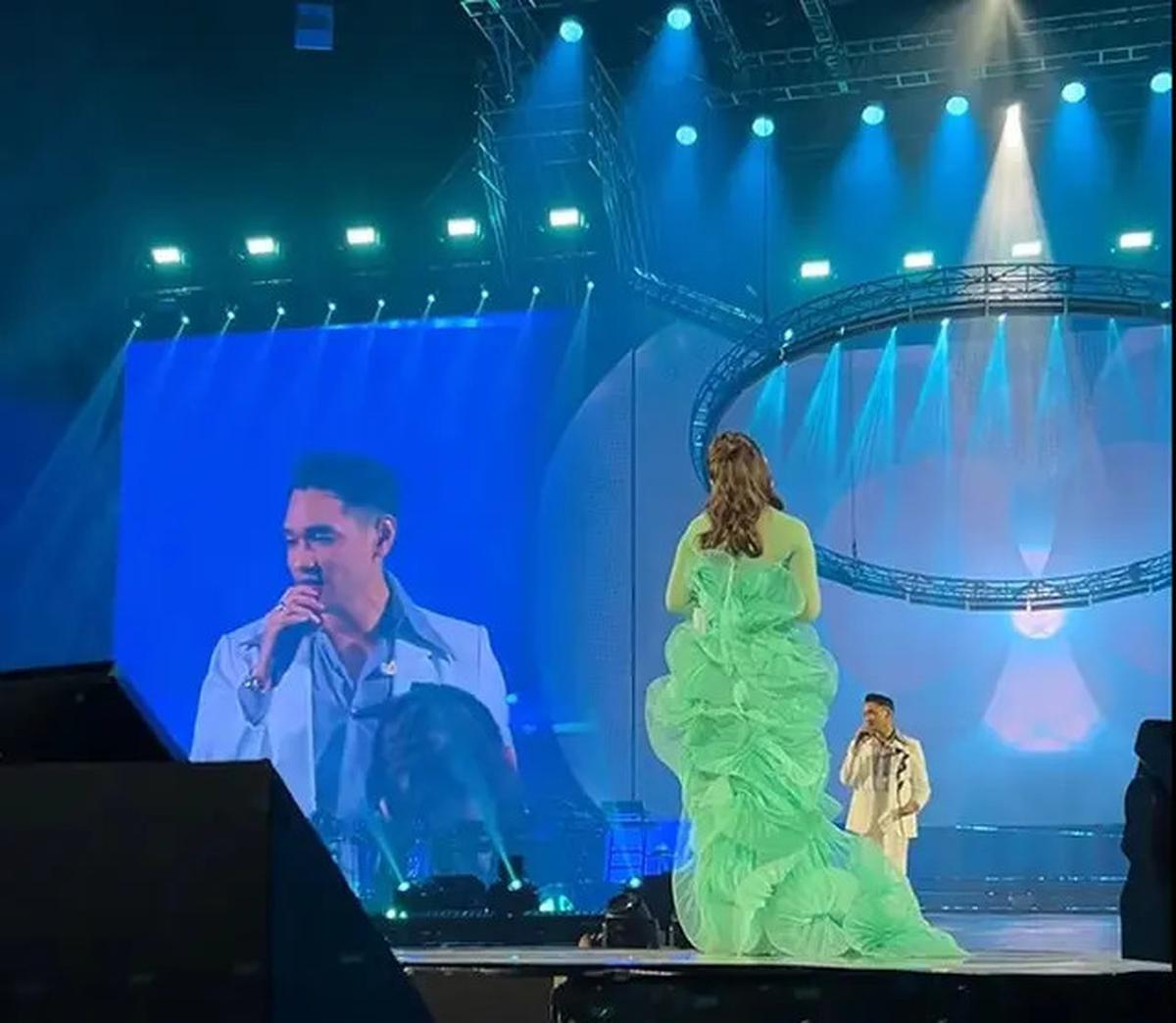 Potret Afgan saat "Tiba-tiba" Hadir di Konser Rossa, Bikin Penonton Histeris