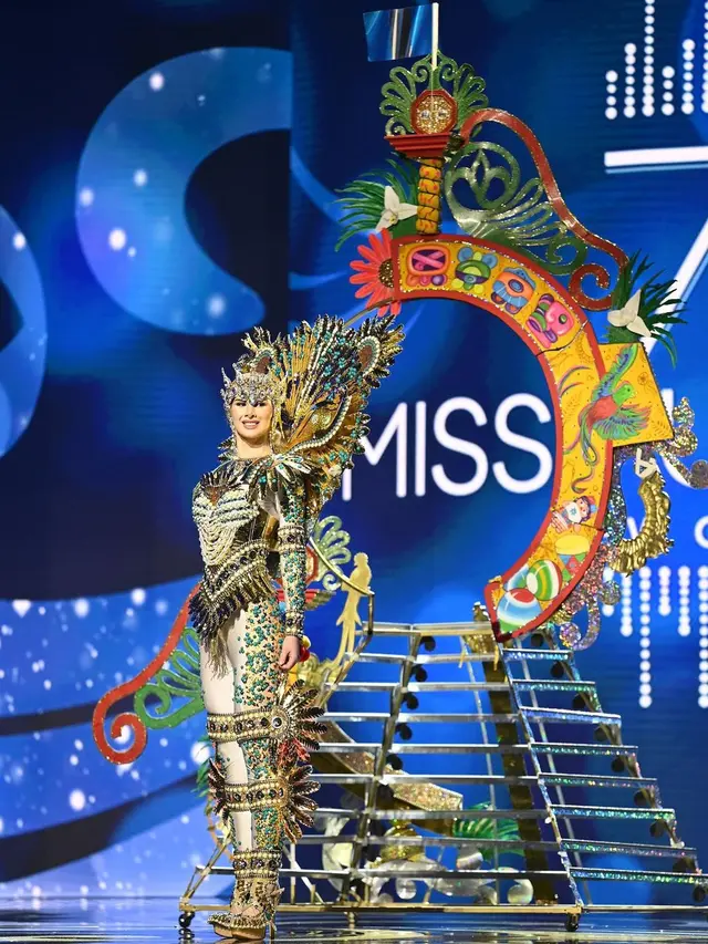 10 Kostum Nasional yang Mencuri Perhatian di Miss Universe 2022, Wakil Indonesia Bawa Kapal Phinisi 6 Kg
