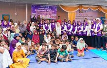 Salurkan Bantuan di Huntara Desa Ulee Rubek Timur, Ketum Posyandu Tekankan Pentingnya Mendidik Generasi Emas 2045