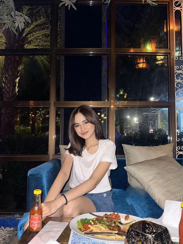 8 Potret Inspirasi Tampilan Rambut Berponi di Tahun 2024, dari Raisa Andriana, Syifa Hadju, Dian Sastrowardoyo, dan Anya Geraldine