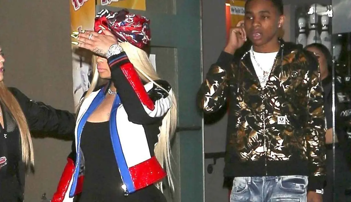 Hingga saat ini masih belum dikonfirmasi mengenai berita kehamilan itu. (The Blast)