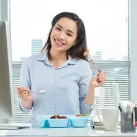 Tingkatkan kecerdasan dengan memenuhi asupan makanan yang bergizi. (Foto: Freepik/pressfoto)