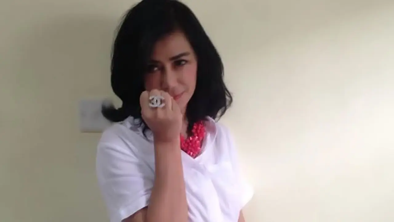 Raffi Ahmad beri kado cincin berlian di hari Ibu