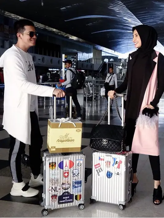 "Temen2 doain @zaskiasungkar15 yaaa semoga operasinya lancar, bismillah," tulis Irwansyah sebagai keterangan foto di salah satu rumah sakit di Kuala Lumpur Malaysia. (Instagram/irwansyah_15)