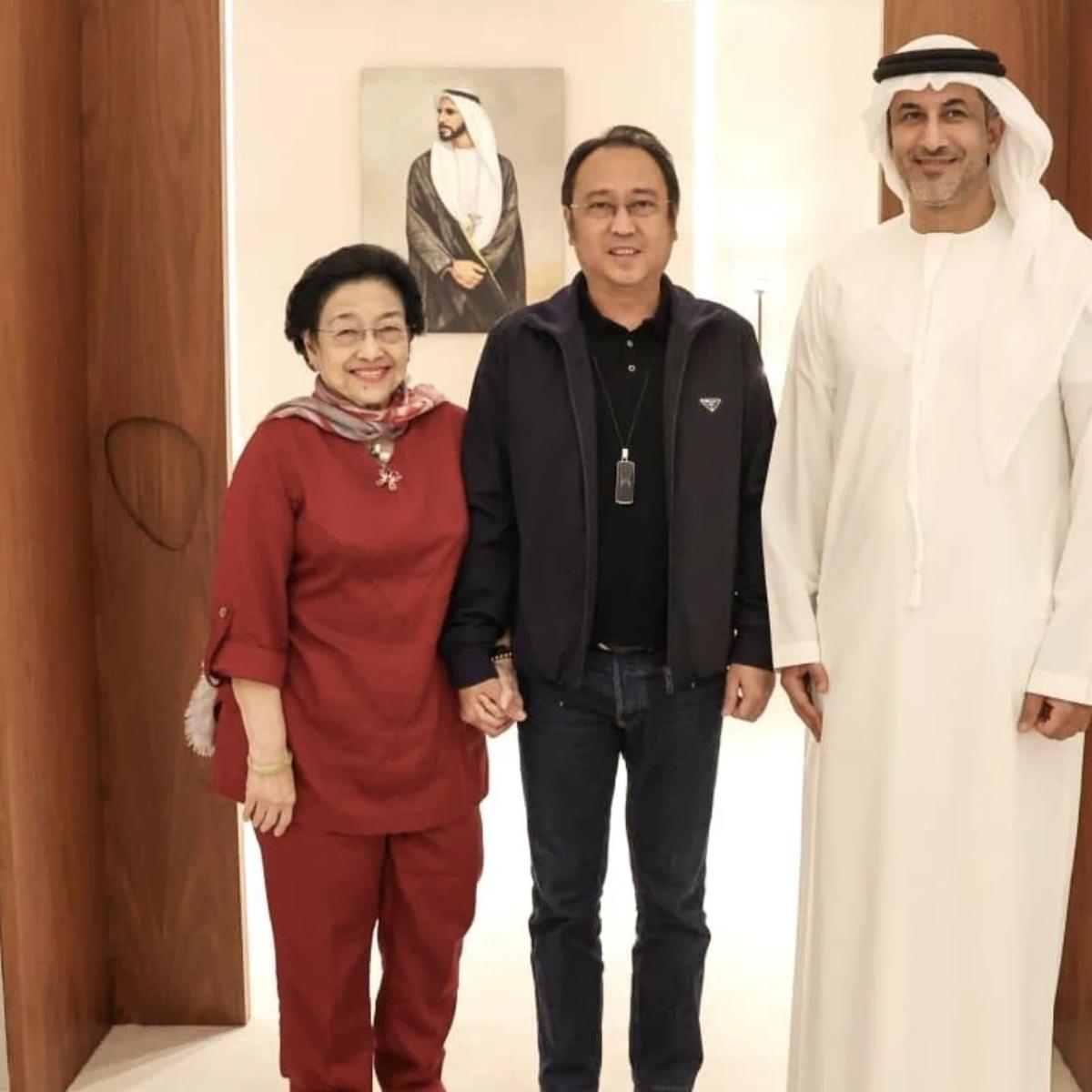 Tiba di Abu Dhabi Megawati Disambuat Menlu UEA