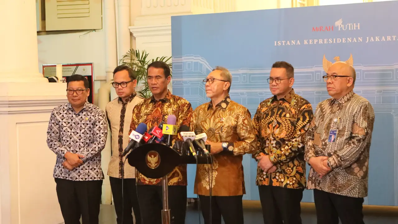 Menteri Pertanian Andi Amran Sulaiman setelah mengikuti Rapat Terbatas tentang swasembada pangan di Istana Negara, Senin (30/12/2024). (Foto: Kementan)
