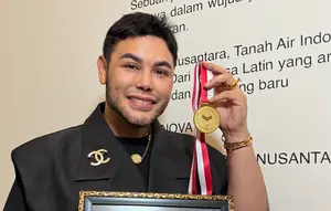 Ivan Gunawan Raih Rekor MURI Lewat Nusanova 2.0 Sekar Jagat, Angkat Corak Batik Madura