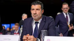 Datang ke Jakarta, Luis Figo Tantang Fans Adu Juggling