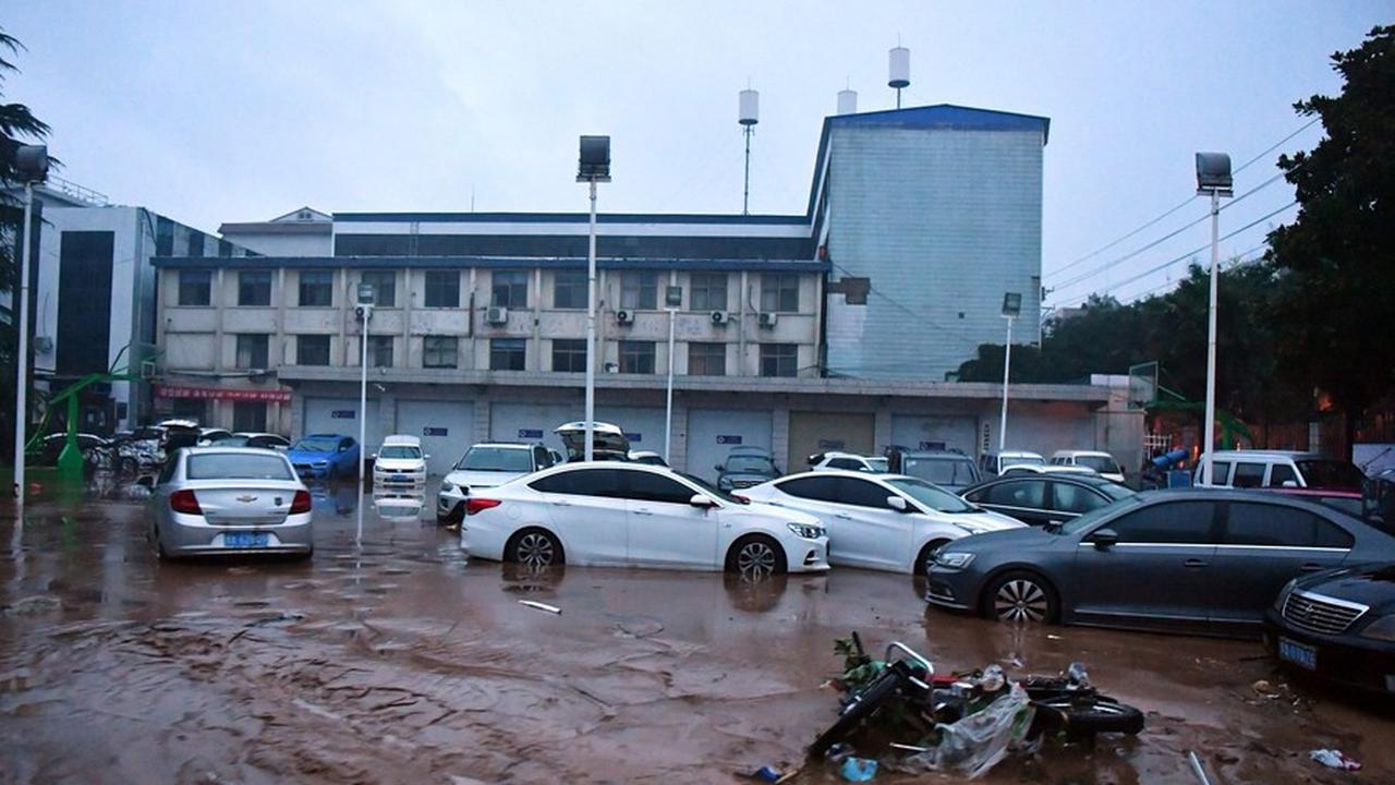 Banjir di Mihe, Kota Gongyi, Provinsi Henan, China tengah. (Xinhua/Li Jianan)