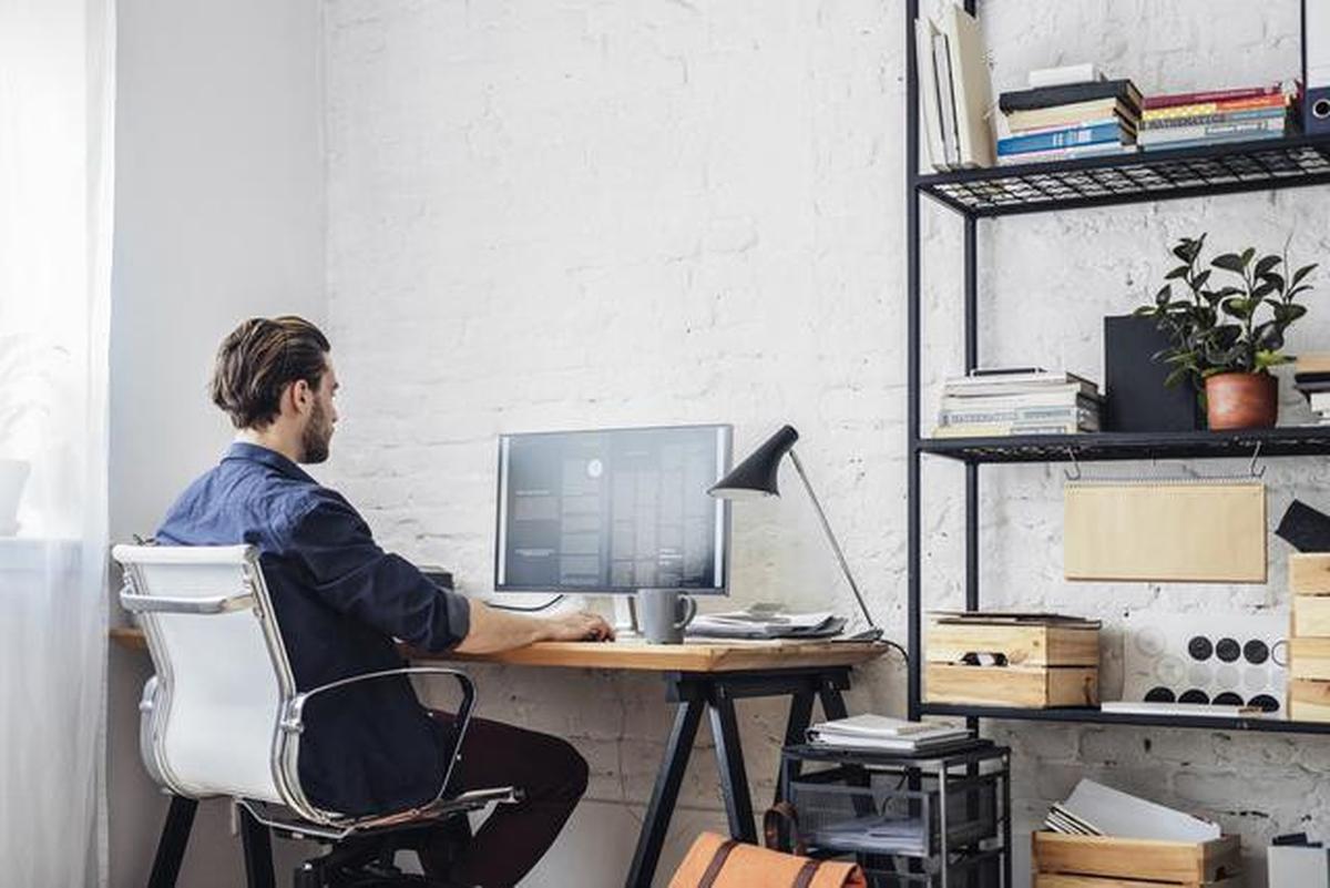 Kenapa Orang yang Pendiam Sering Diremehkan di Kantor? Ini Cara Memahami dan Mengatasinya
