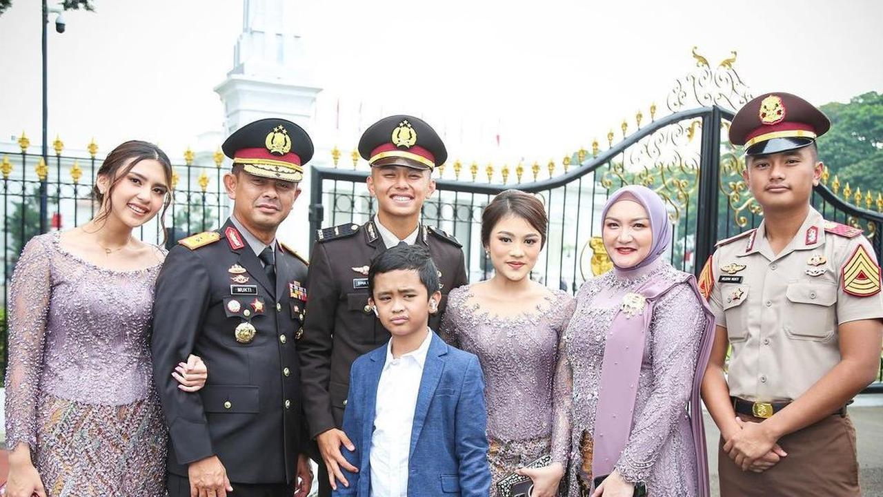 Potret Gagah Ipda Bima Mukti & Keluarga