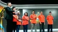 Tujuh figur penerima penghargaan Liputan 6 Awards 2017 tiba di ruang redaksi Liputan 6 SCTV di Jakarta. (Liputan 6 SCTV)
