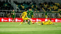 Aksi pemain Persebaya Surabaya, Gali Freitas, pada laga pekan ke-6 BRI Super League 2025/2026 lawan Semen Padang - Dok. Persebaya