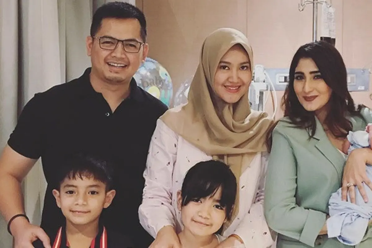 7 Potret Terbaru Tania Nadira, Mantan Istri Tommy Kurniawan yang Ternyata Sepupu Tasya Farasya