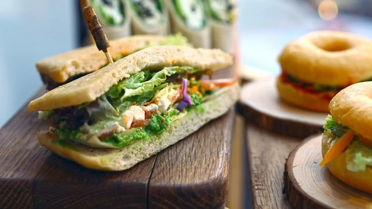 Resep Roti Sandwich Sayuran untuk Bekal Simpel yang Lezat