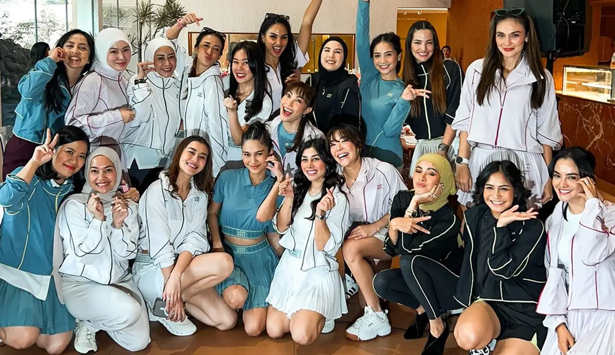 Digelar private, tampak sejumlah artis yang datang seperti Luna Maya, Ayu Dewi, Olla Ramlan, Gisel, Ririn Ekawati, Tya Ariestya, Azizah Salsha, Aaliyah Masaid, Nia Ramadhani dan Ayana Moon. Caca Tengker adik Nagita Slavina juga tak ketinggalan untuk hadir. (Liputan6.com/IG/@tya_ariestya)